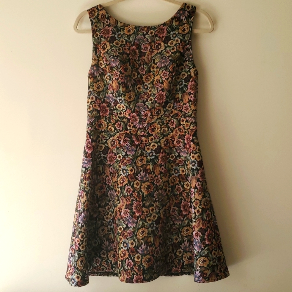 NEW LOOK Floral Print Mini Dress - Picture 1 of 7